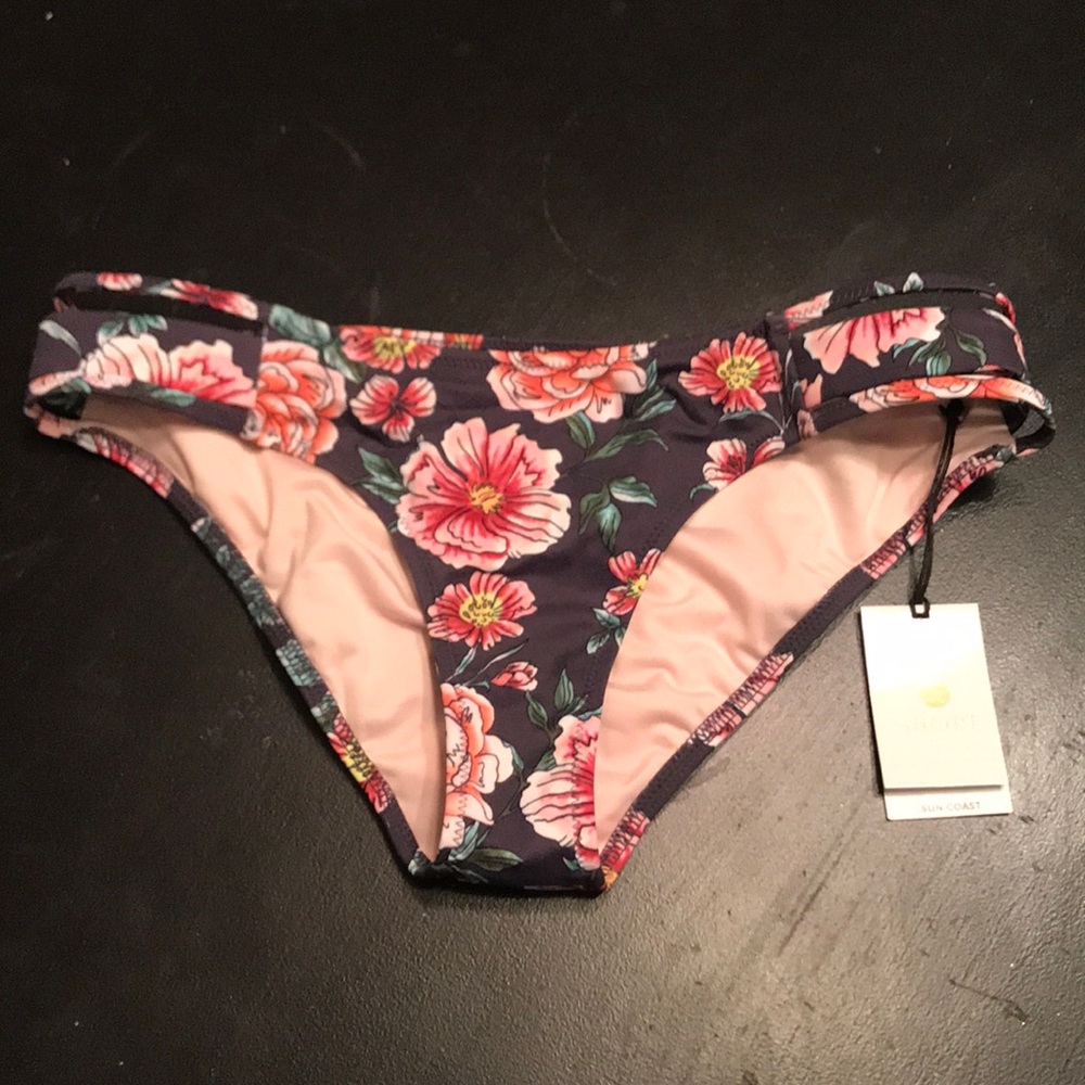 Women's size small bikini bottoms NWT